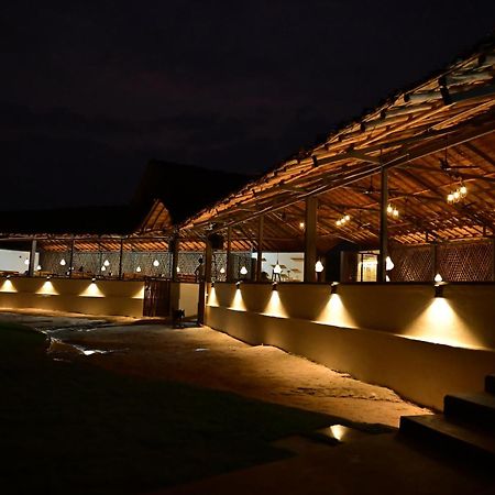 Hotel The Hampi Cafe Exterior foto