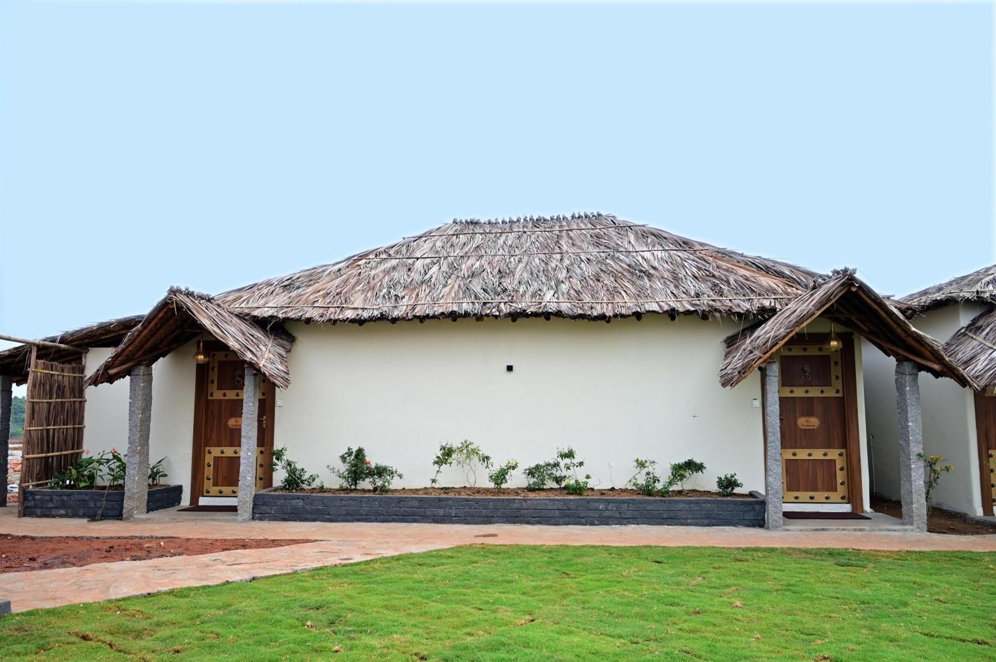 Hotel The Hampi Cafe Exterior foto