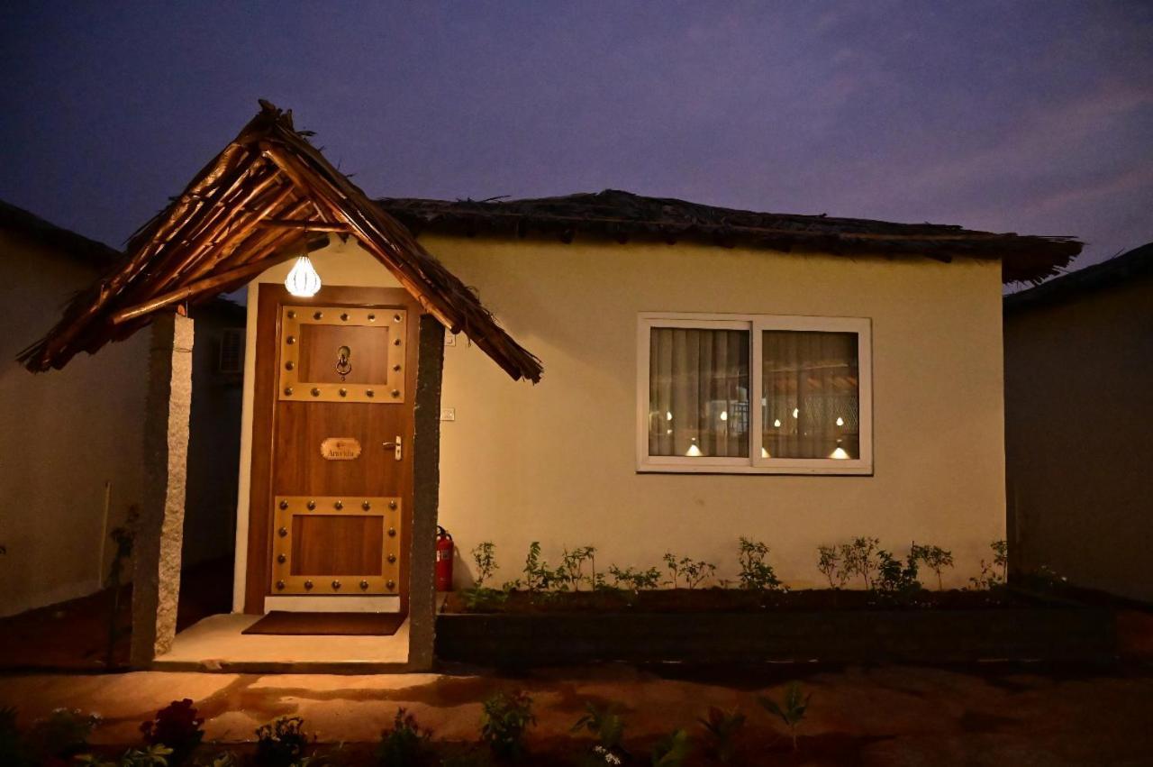 Hotel The Hampi Cafe Exterior foto